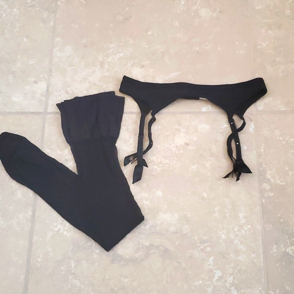 Garterbelt and stockings